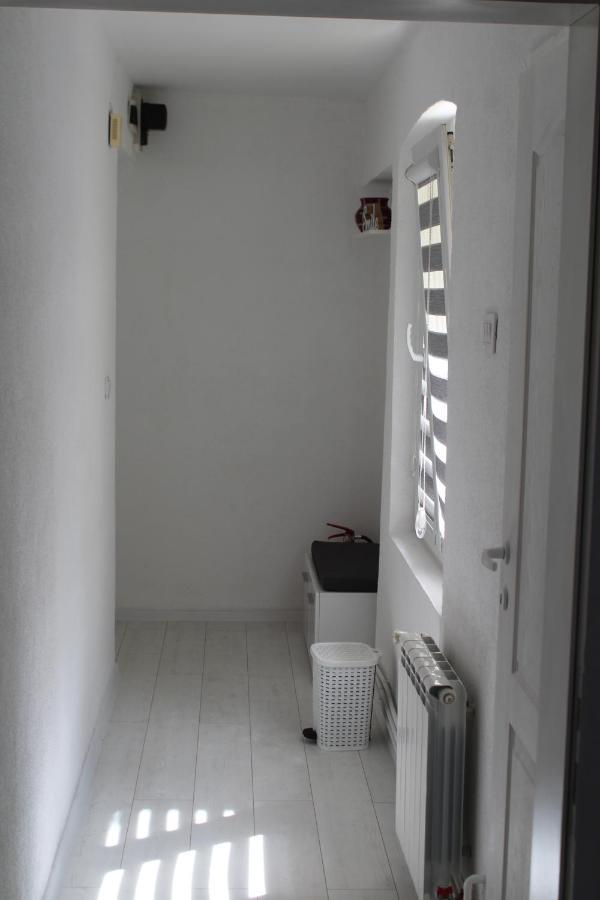 Red Apartment Sarajevo Exterior photo